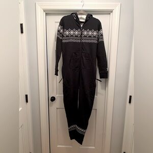 Onepiece Jumpsuit Womens Small Black with Snowflakes